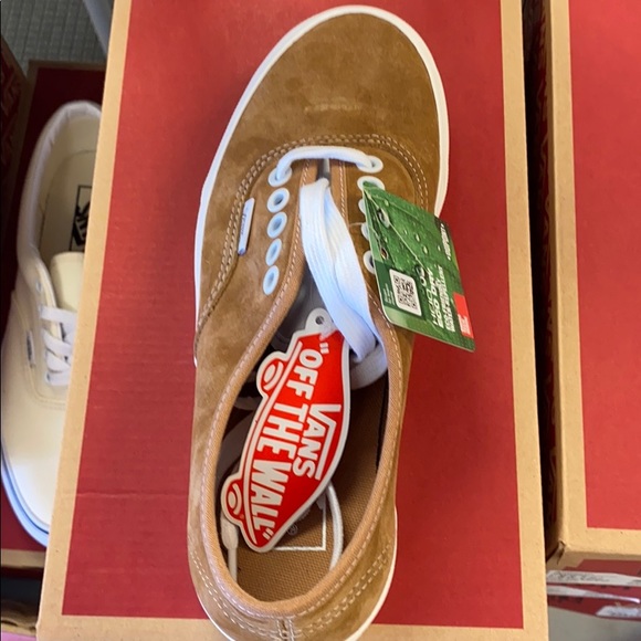 Authentic lace up - Picture 2 of 2